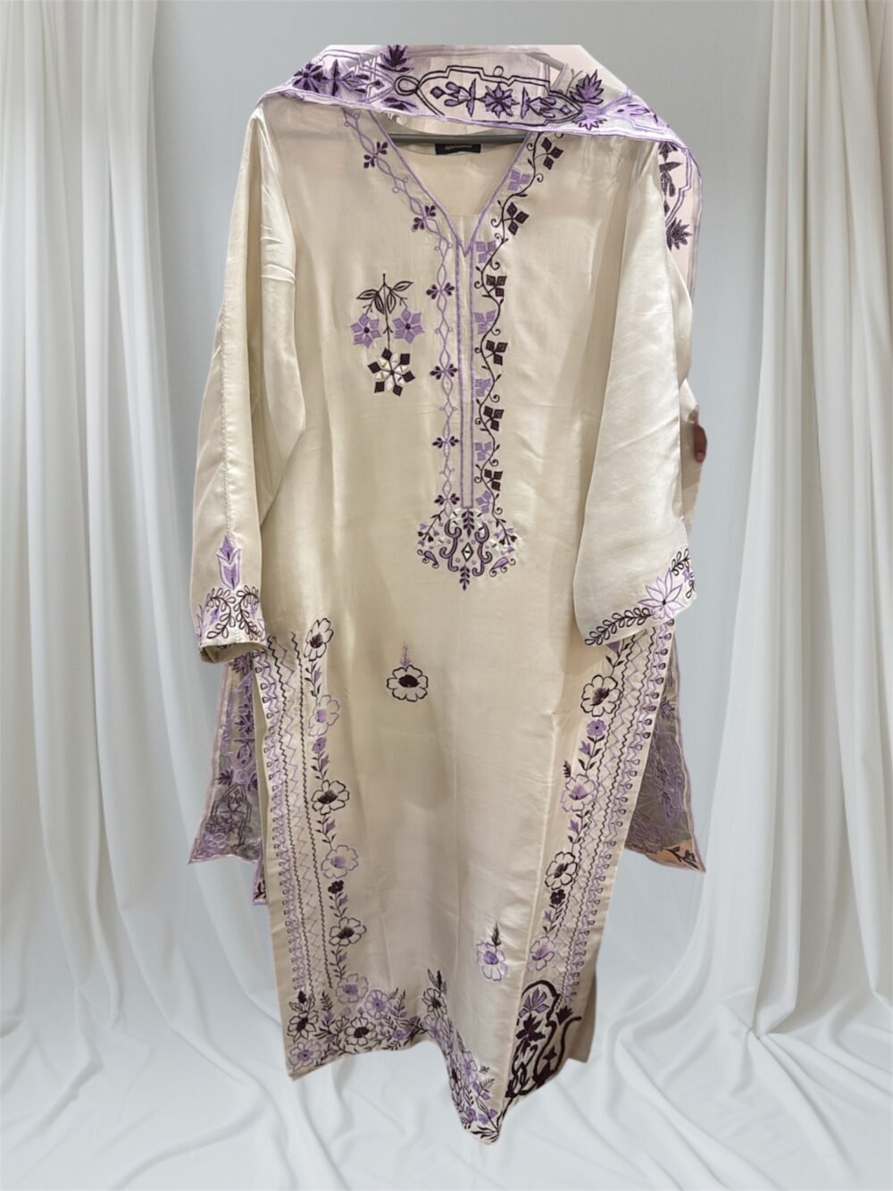 Cream Ivory Bloom